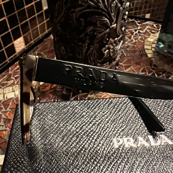 Prada reading eye glasses 👓 - Picture 7 of 11